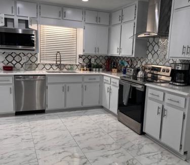 Lilburn House | Gorgeous home in Lilburn