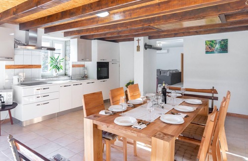 Lokvicici House | Gorgeous home in Lokvicici with WiFi