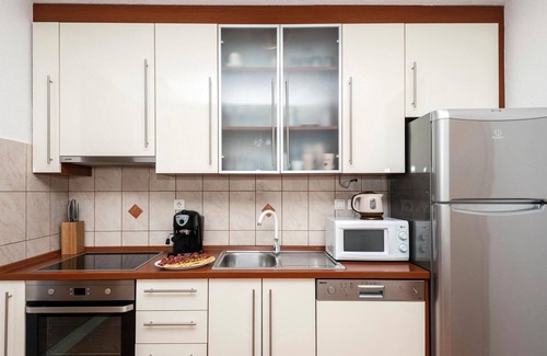 Lokvicici House | Gorgeous home in Lokvicici with WiFi