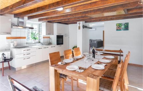 Lokvicici House | Gorgeous Home In Lokvicici With Wifi