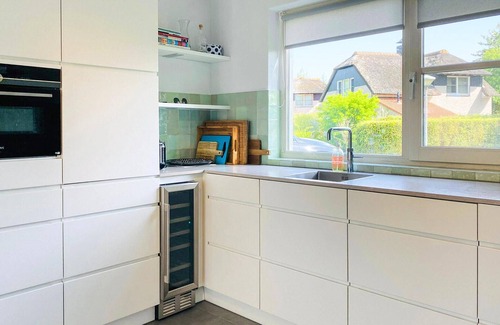 Makkum House | Gorgeous home in Makkum with kitchen