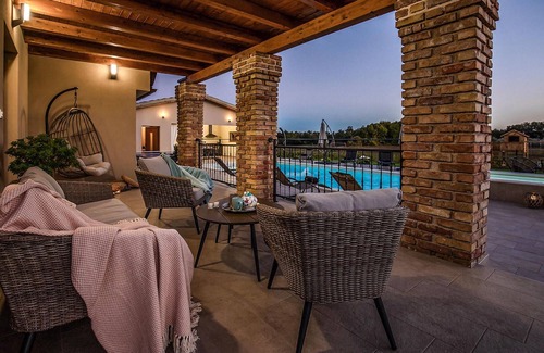 Loborika House | Gorgeous home in Marcana