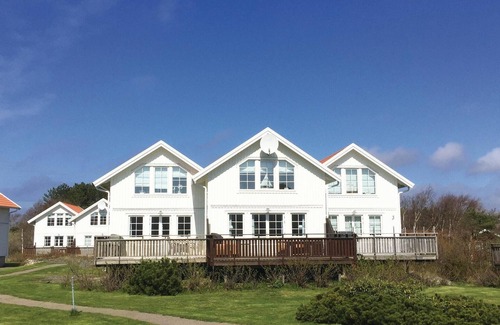 Mollosund House | Gorgeous home in Mollösund with kitchen
