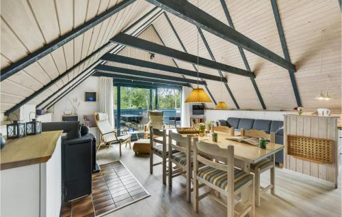 Houstrup House | Gorgeous Home In Nørre Nebel With Wifi