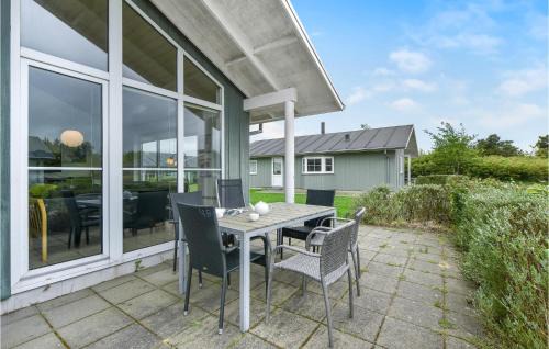 Houstrup House | Gorgeous Home In Nørre Nebel With Wifi