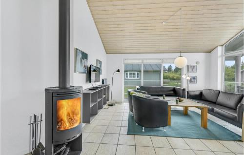 Houstrup House | Gorgeous Home In Nørre Nebel With Wifi