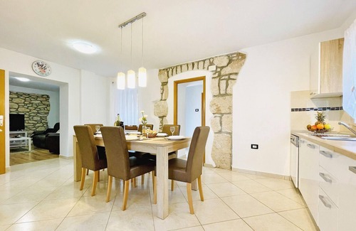 Sumber House | Gorgeous home in Nedescina