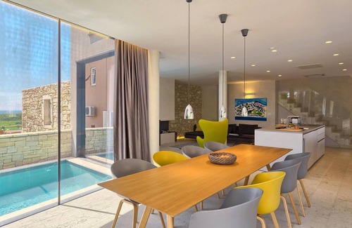 Mugeba House | Gorgeous home in Porec with sauna