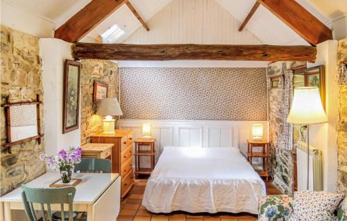 Quettehou House | Gorgeous Home In Quettehou With Wifi