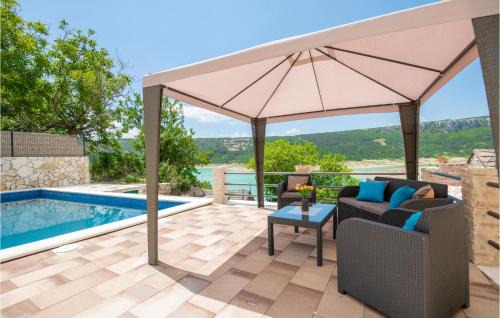 Prolozac House | Gorgeous Home In Ricice With Lake View