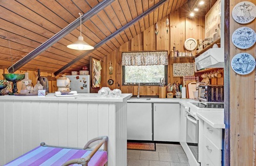 Ronbjerg House | Gorgeous home in Roslev with WiFi