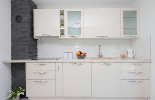 Runovici House | Gorgeous home in Runovici with kitchen