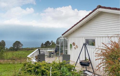 Hyllestad House | Gorgeous Home In Sørbøvågen With Wifi