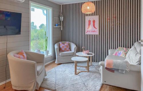 Hyllestad House | Gorgeous Home In Sørbøvågen With Wifi