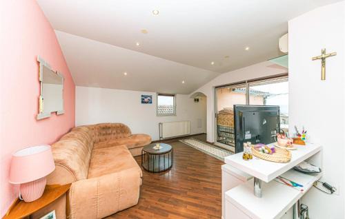 Seget Donji House | Gorgeous Home In Seget Donji With Wifi