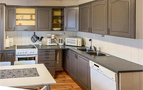 Tretten House | Gorgeous Home In Svingvoll With Wifi