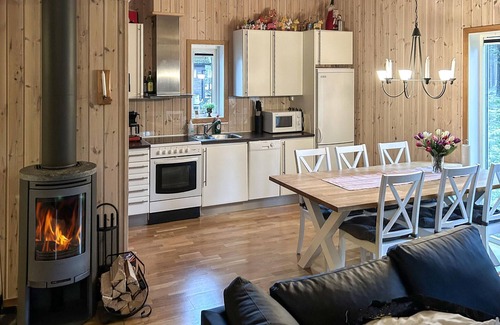 Transtrand House | Gorgeous home in Transtrand with WiFi