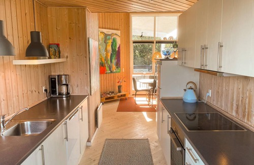 Nørre Fjand House | Gorgeous home in Ulfborg with kitchen
