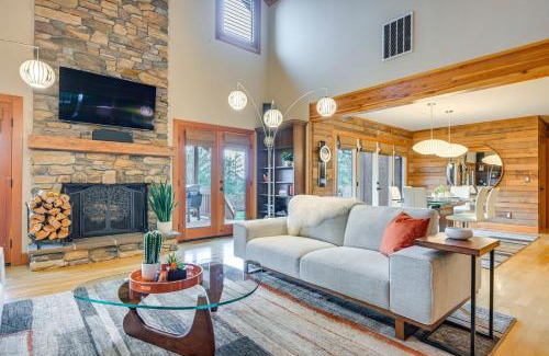 Poulsbo House | Gorgeous Home with Mt Rainier Views 4 Mi to Poulsbo