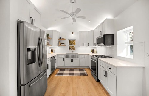 Lutherville Timonium House | * Gorgeous Loft Style House w/Luxury, Charm, & Comfort *