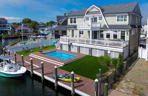 Point Pleasant House | Gorgeous Lagoon Front home in Point Pleasant Boro with pool.