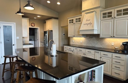 Kingsland House | Gorgeous Lake Views, Huge Covered Patios, Waterfront on Quiet Cove, Boat Lift