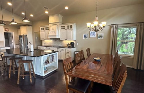 Kingsland House | Gorgeous Lake Views, Huge Covered Patios, Waterfront on Quiet Cove, Boat Lift