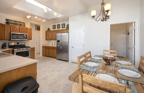 East Mesa House | Gorgeous Listing - with HEATED pool/Hot Tub and 2 car garage
