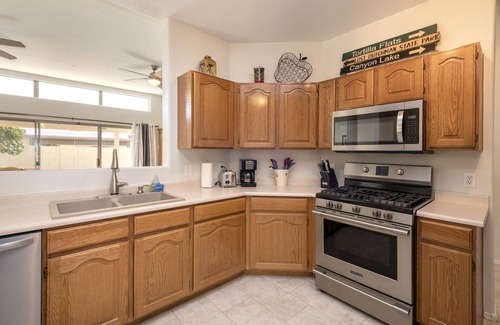 East Mesa House | Gorgeous Listing - with HEATED pool/Hot Tub and 2 car garage
