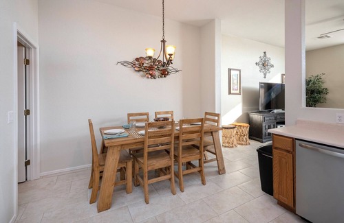 East Mesa House | Gorgeous Listing - with HEATED pool/Hot Tub and 2 car garage