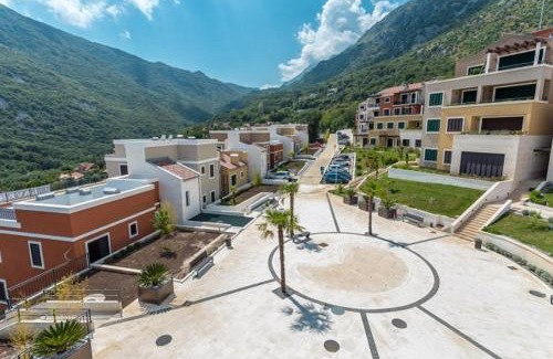 Donji Morinj Apartment | Gorgeous Morinj Resort