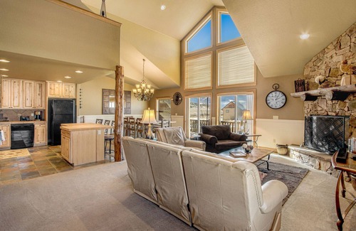 Pole Creek House | Gorgeous mountain-view townhome with private hot tub, fireplace & deck