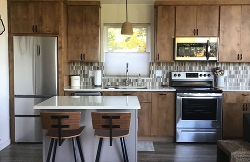 Mount Park House | Gorgeous Mountain Views - 10 min to downtown