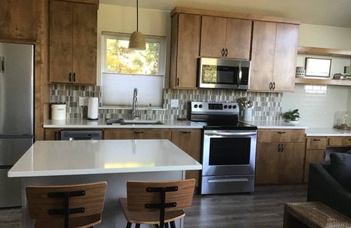 Mount Park House | Gorgeous Mountain Views - 10 min to downtown