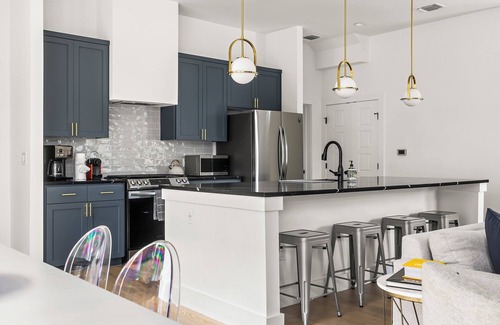 Southhampton Hills House | Gorgeous New Build ~Luxury Finishes~ Huge Balcony