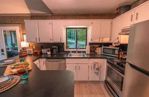 Gouldsboro Ski Chalet | Gorgeous New Mountain Chalet in Pocono Mts 4 Bdrm/Fire Pit/Game Room