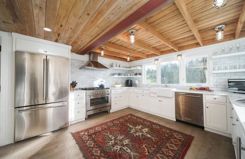 Neahkahnie Beach House | Gorgeous No Expense Sparred Ocean Views Hot Tub