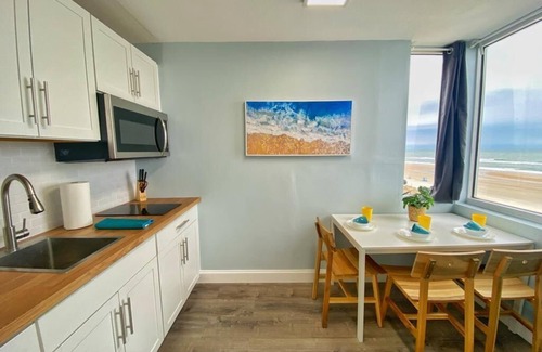 Bostwick Park Apartment | Gorgeous Ocean Front Spacious Studio in Daytona - Up 6 Guests!