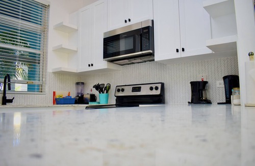 Epworth Apartment | Gorgeous Ocean Front Luxury Apartment - 2 bed/2 bath at Whispering Seas