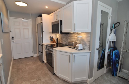 Daytona Beach Shores Condo | Gorgeous Oceanfront Studio Cozy Condo with Private Balcony.