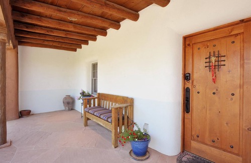 Historic Eastside House | Gorgeous on Garcia: Lux Adobe. Walking Distance to Plaza and Canyon Rd. Hot Tub!