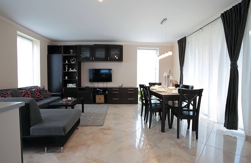 Budaors House | Gorgeous quiet large townhouse on Budapest border