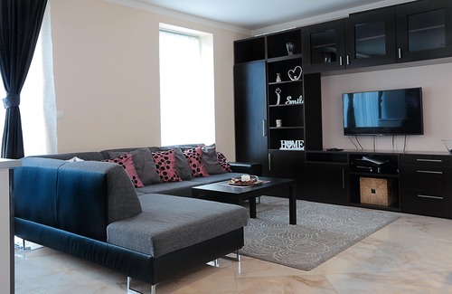 Budaors House | Gorgeous quiet large townhouse on Budapest border