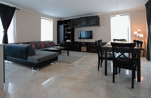 Budaors House | Gorgeous quiet large townhouse on Budapest border