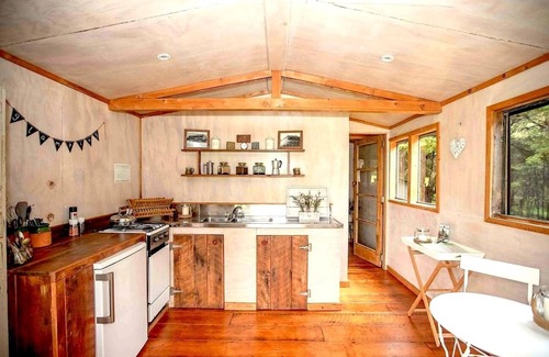 Northland Ski Chalet | Gorgeous Romantic and Secluded Waterfront Glamping, Nr Kerikeri, Bay of Islands
