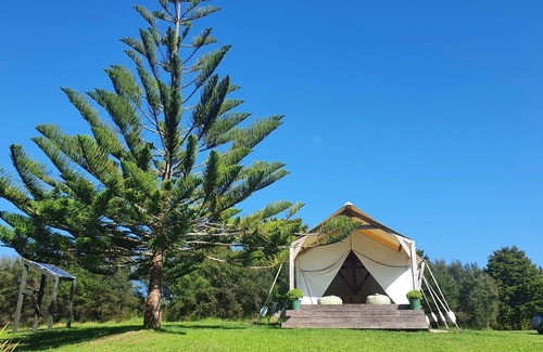 Northland Ski Chalet | Gorgeous Romantic and Secluded Waterfront Glamping, Nr Kerikeri, Bay of Islands