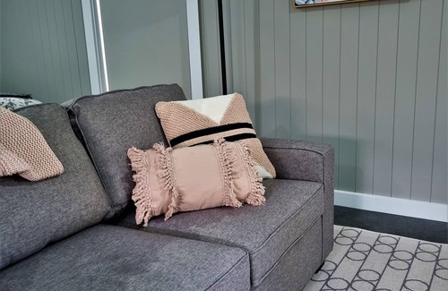 Naracoorte Apartment | Gorgeous studio in a private garden setting, the perfect getaway!