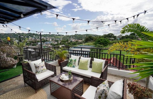 Antipolo Apartment | Gorgeous Studio Suite w/King size bed