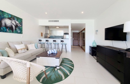 Beacon Hill Condo | Gorgeous Studio with Beautiful Views!