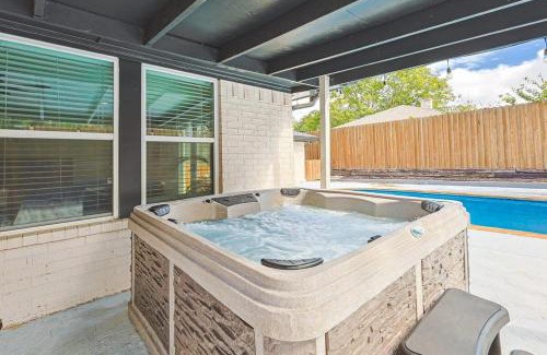 Garland House | Gorgeous Sunny Home for Big Groups w Private Pool
